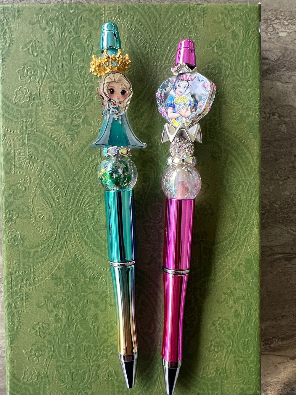 2x pens Teal and Pink Princess Glitter Ballpoint Pen new girl party crown